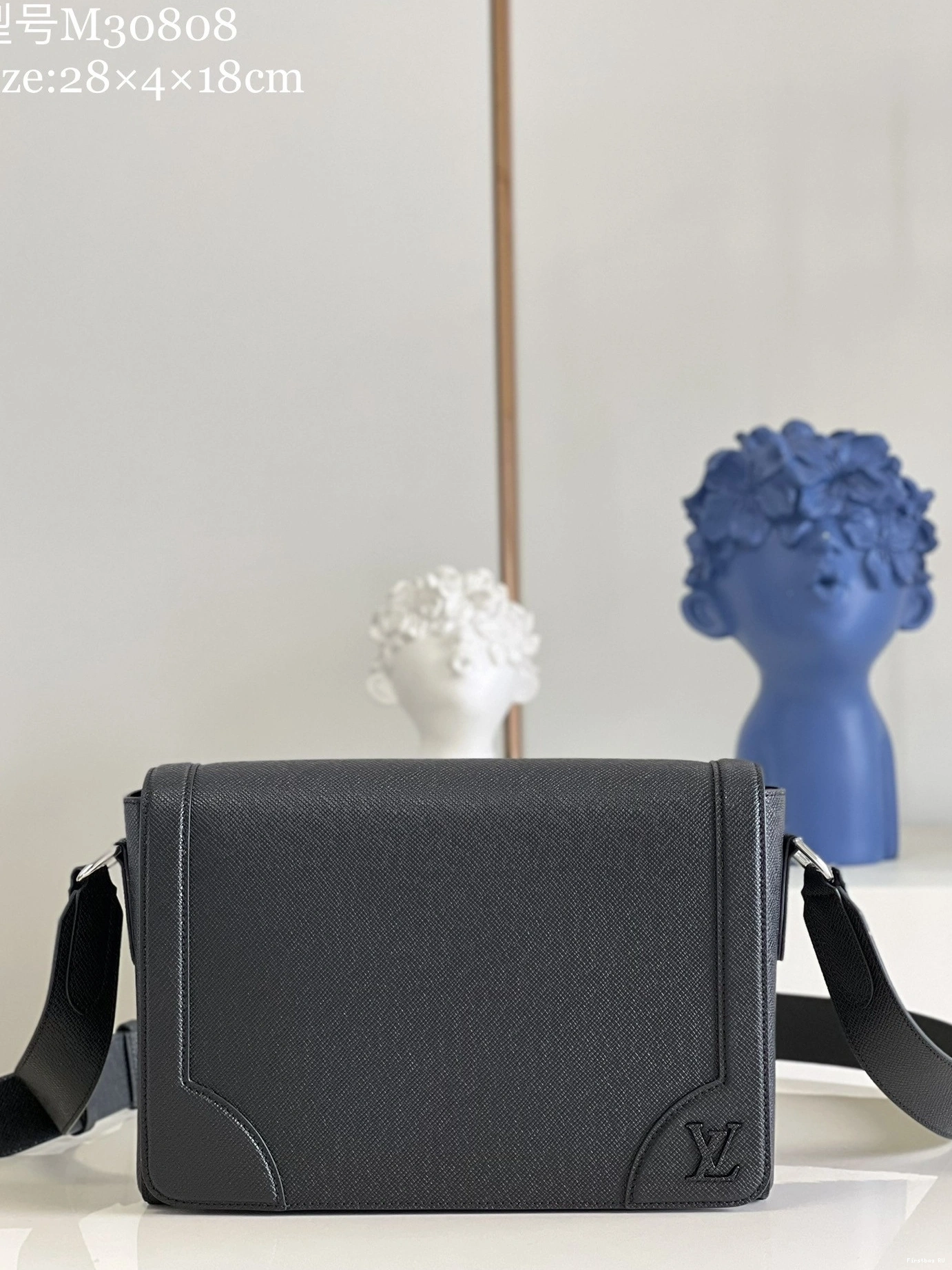 Firstbag NEW LOUIS FLAP VUITTON MESSENGER 0726